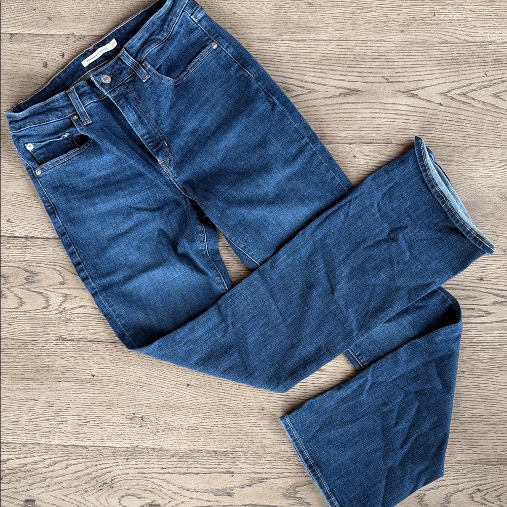 LEVI’S 725 HIGH RISE BOOTCUT WOMEN'S JEANS 29